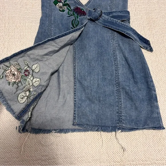 H&M Loves Coachella Denim Wrap Dress with Floral Embroidery - Picture 5 of 9